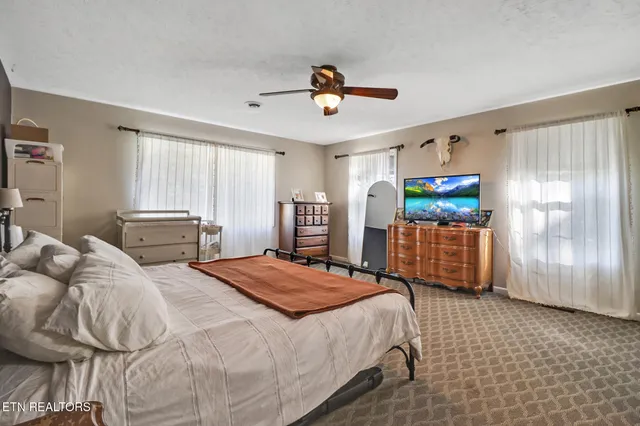 $360,000 | 820 Sand Cut Road, Oneida, TN 37841