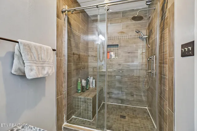 $360,000 | 820 Sand Cut Road, Oneida, TN 37841