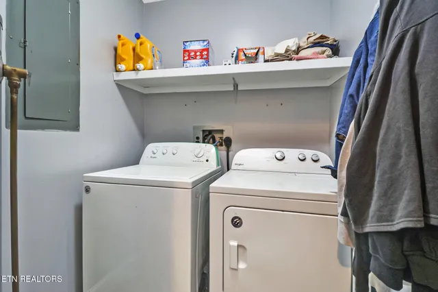 $360,000 | 820 Sand Cut Road, Oneida, TN 37841