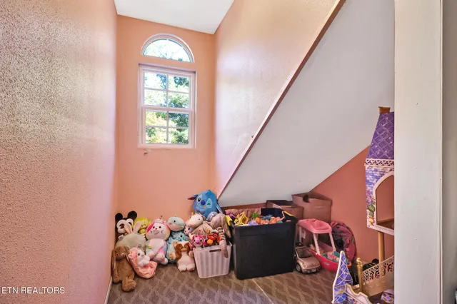 $360,000 | 820 Sand Cut Road, Oneida, TN 37841