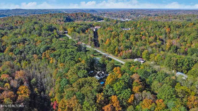 $360,000 | 820 Sand Cut Road, Oneida, TN 37841