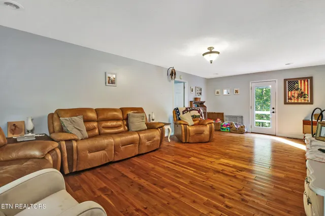 $360,000 | 820 Sand Cut Road, Oneida, TN 37841