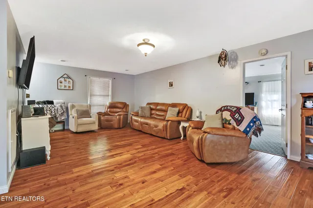 $360,000 | 820 Sand Cut Road, Oneida, TN 37841