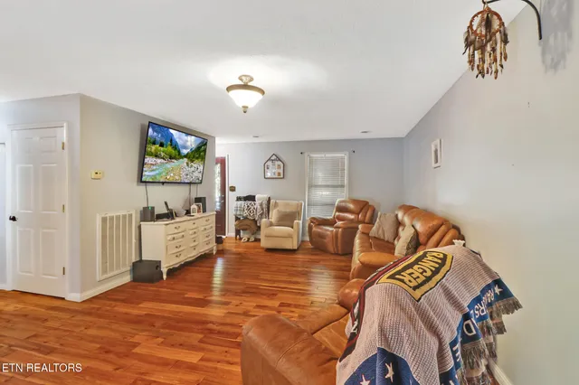 $360,000 | 820 Sand Cut Road, Oneida, TN 37841