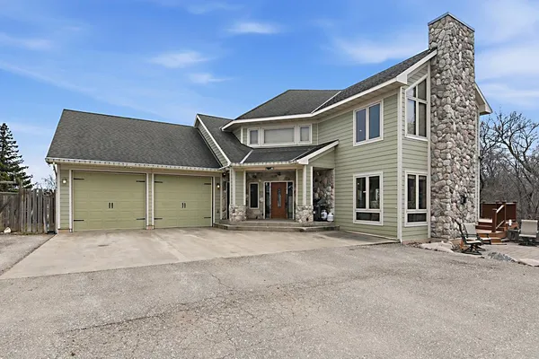 $650,000 | 70832 280th Street, Redwood Falls, MN 56283