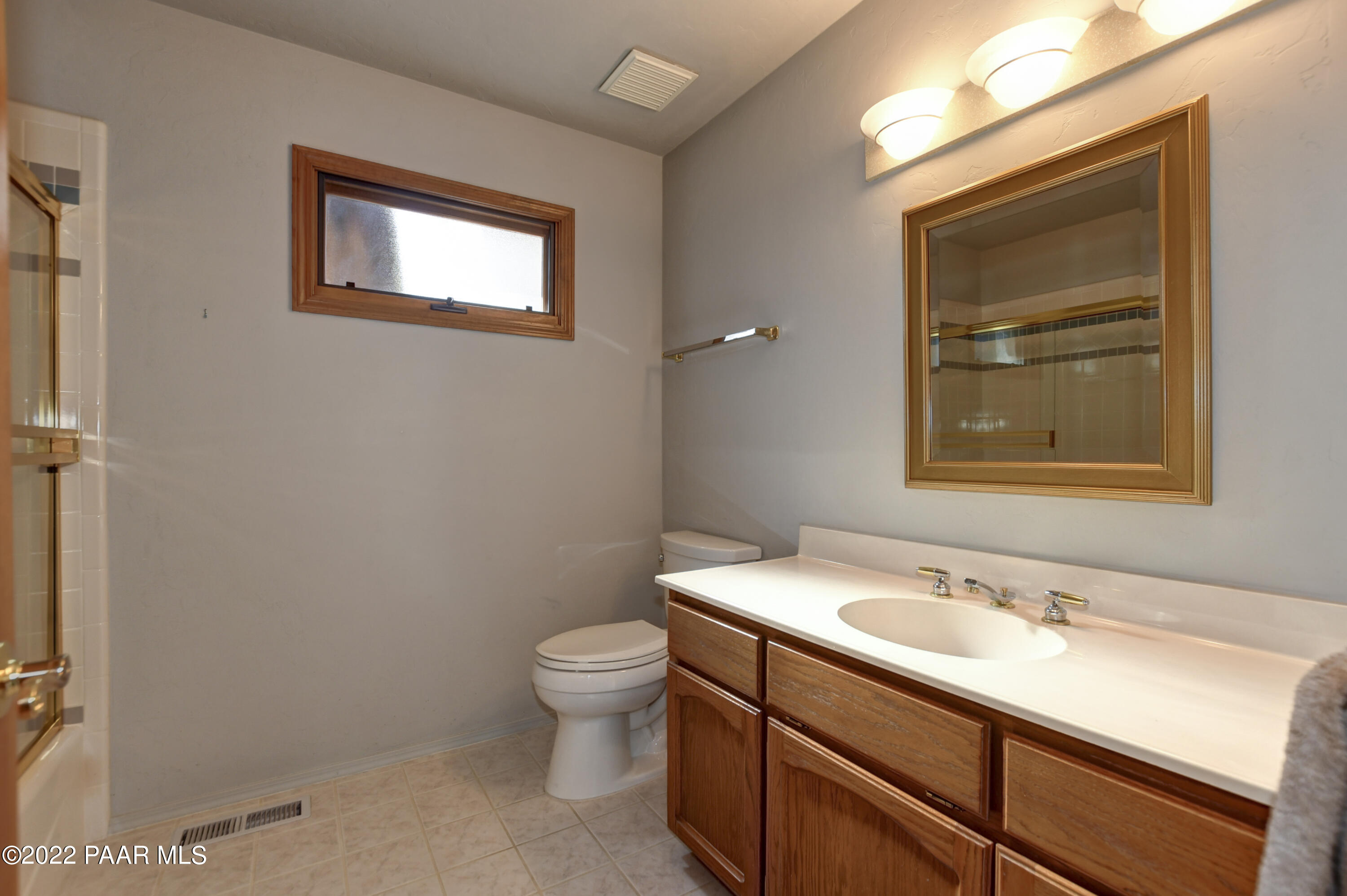 1136 East Timber Ridge Road Prescott, AZ 86303 - Photo 23 of 39 Guest_Bathroom