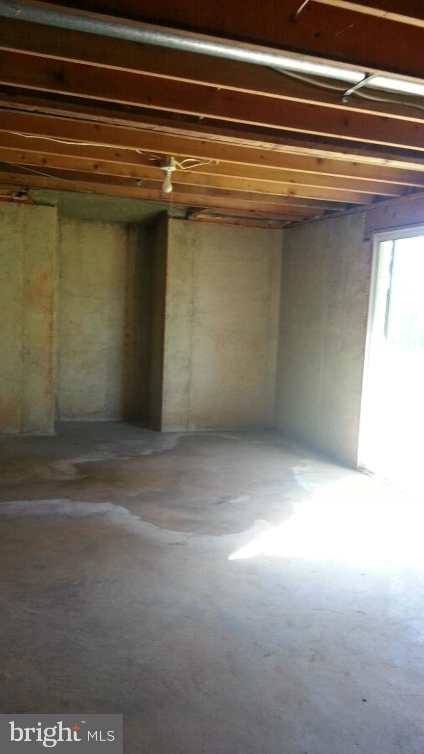 14332 Fairdale Road Silver Spring, MD 20905 - Photo 12 of 25 Interior (General)