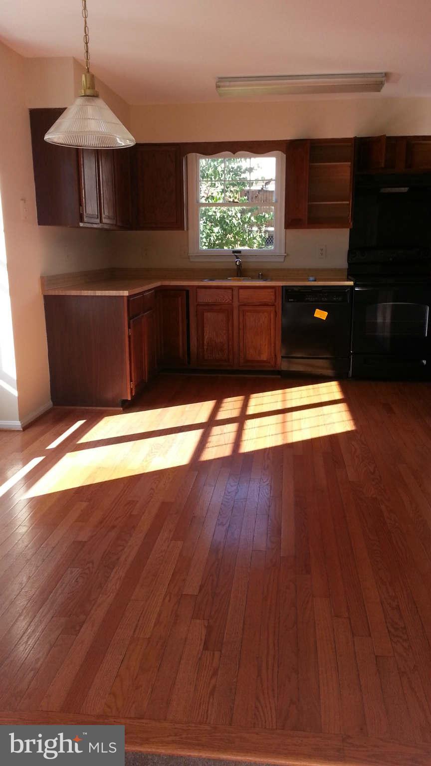 14332 Fairdale Road Silver Spring, MD 20905 - Photo 4 of 25 Interior (General)