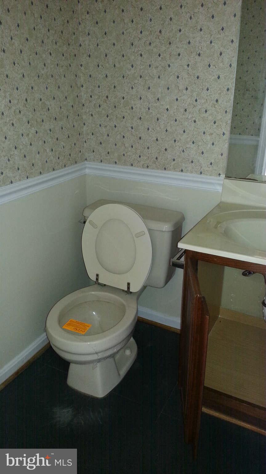 14332 Fairdale Road Silver Spring, MD 20905 - Photo 9 of 25 Interior (General)