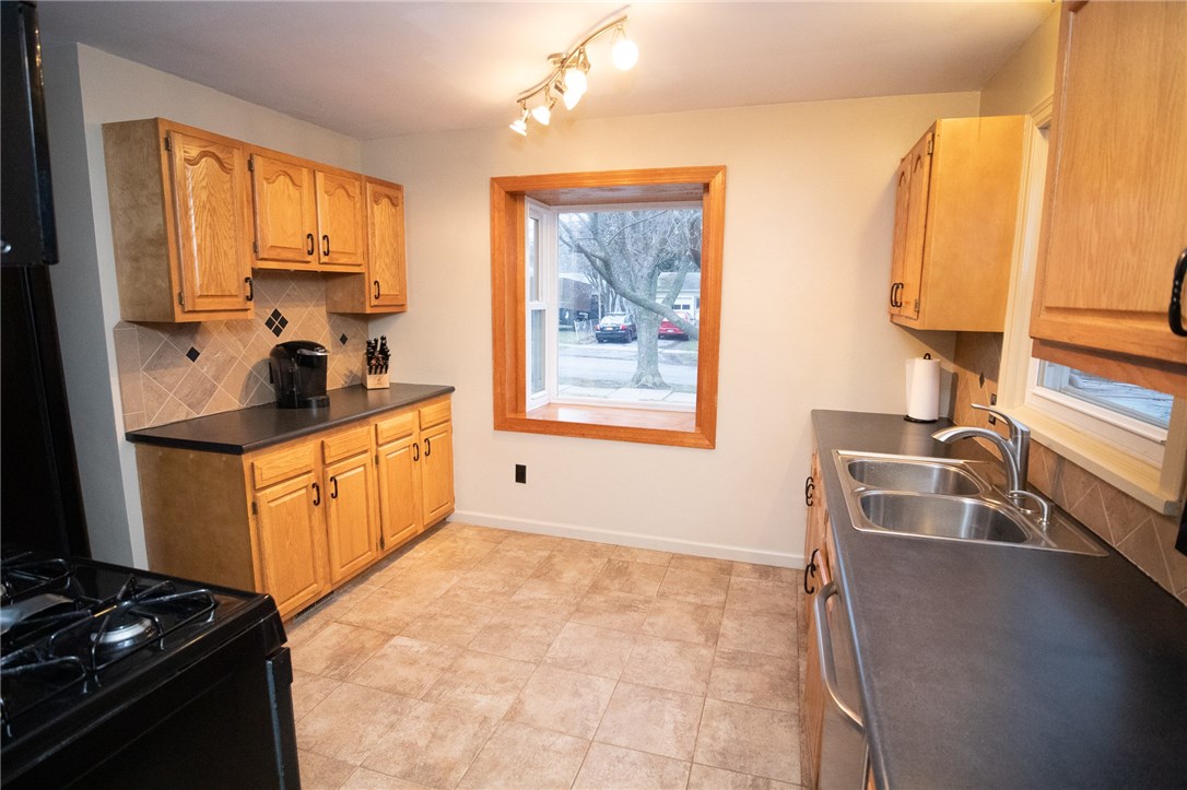 24 Frontenac Heights Irondequoit, NY 14617 - Photo 12 of 23