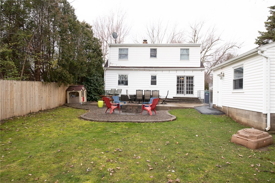 24 Frontenac Heights Irondequoit, NY 14617 - Photo 3 of 23