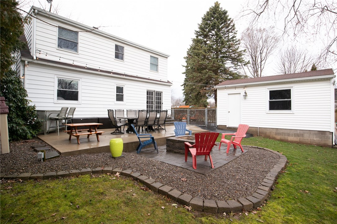 24 Frontenac Heights Irondequoit, NY 14617 - Photo 4 of 23