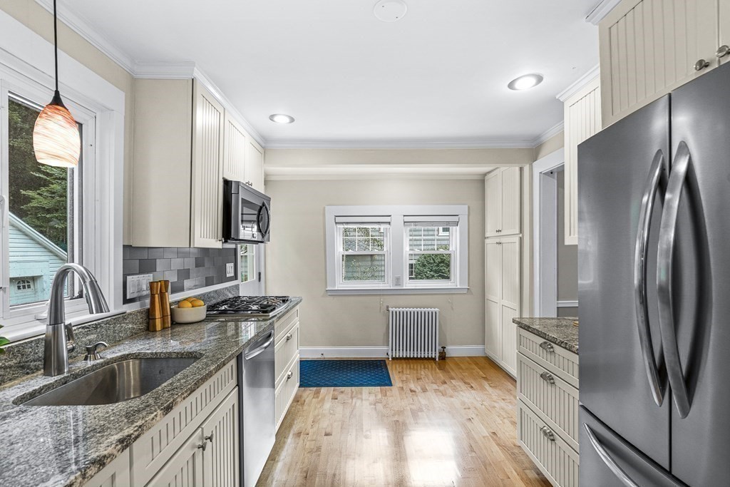 155 Warwick Road Melrose, MA 02176 - Photo 12 of 37 Gallery Image 12