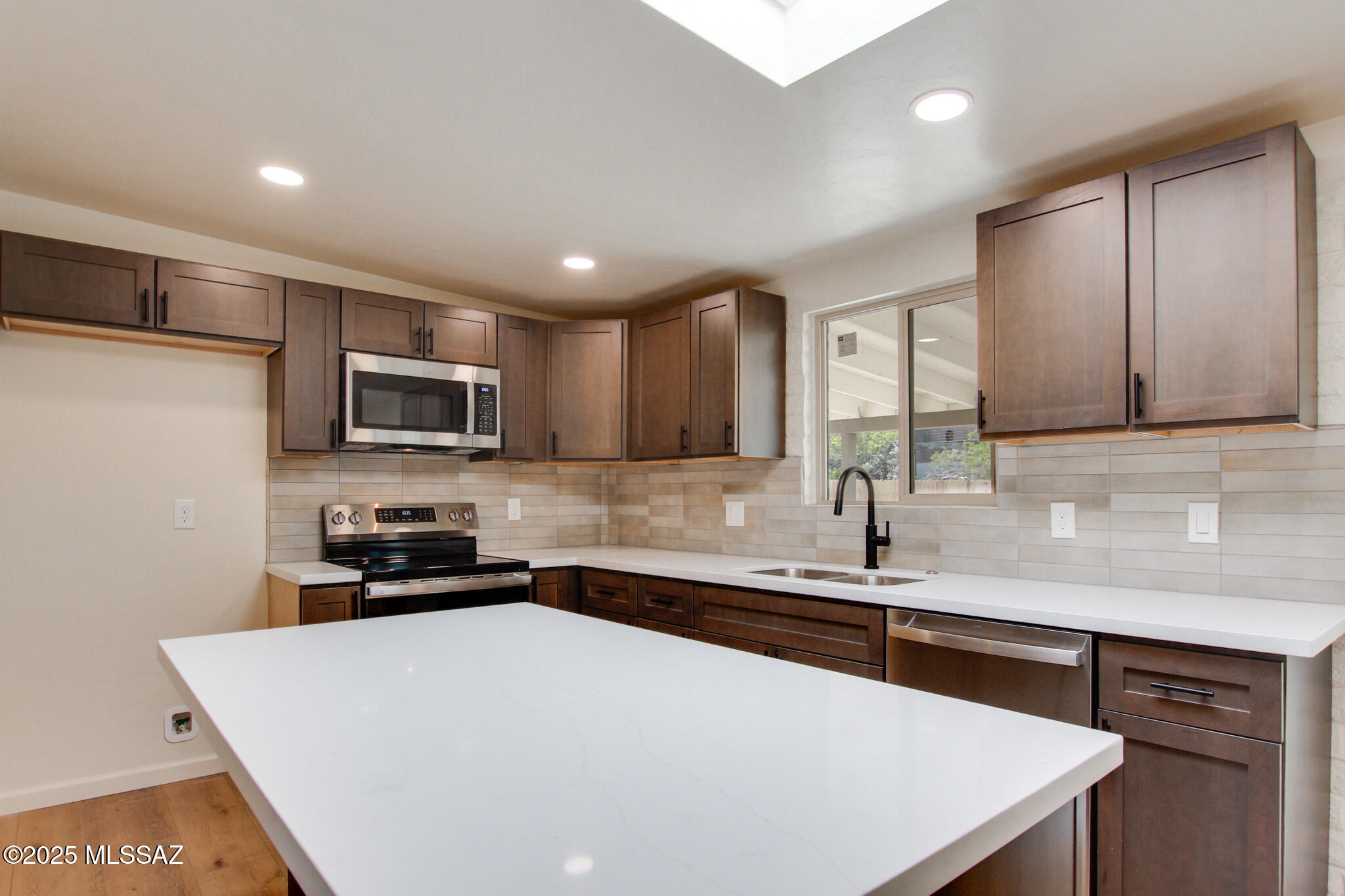 8418 East Rolling Ridge Street Tucson, AZ 85710 - Photo 2 of 30 Gallery Image 2