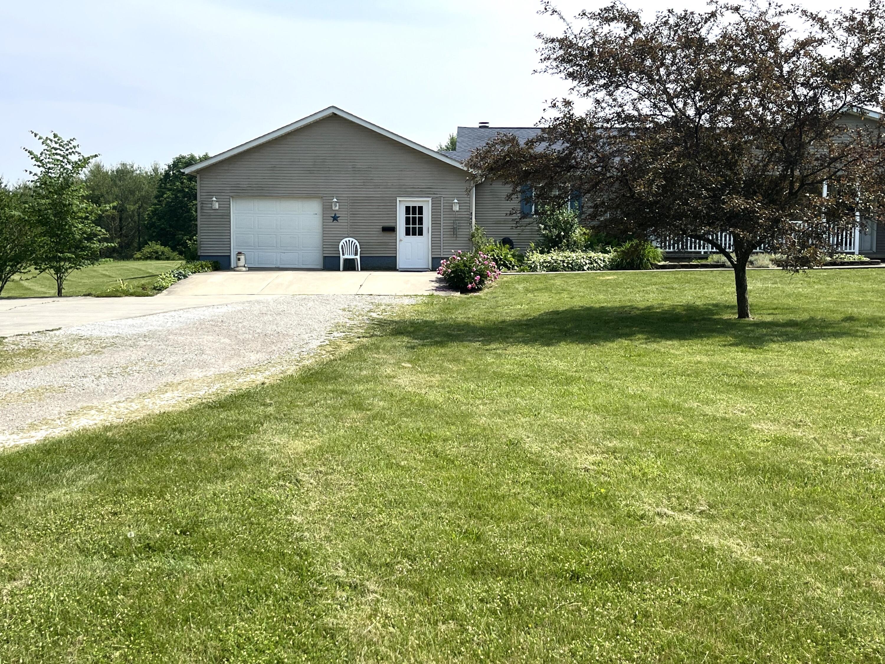 8431 Stringtown Road Mechanicsburg, OH 43044 - Photo 7 of 39