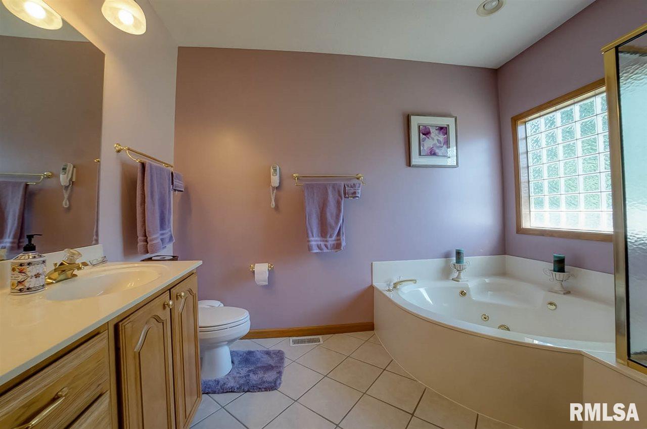 3008 Springwood Drive Springfield, IL 62712 - Photo 12 of 32