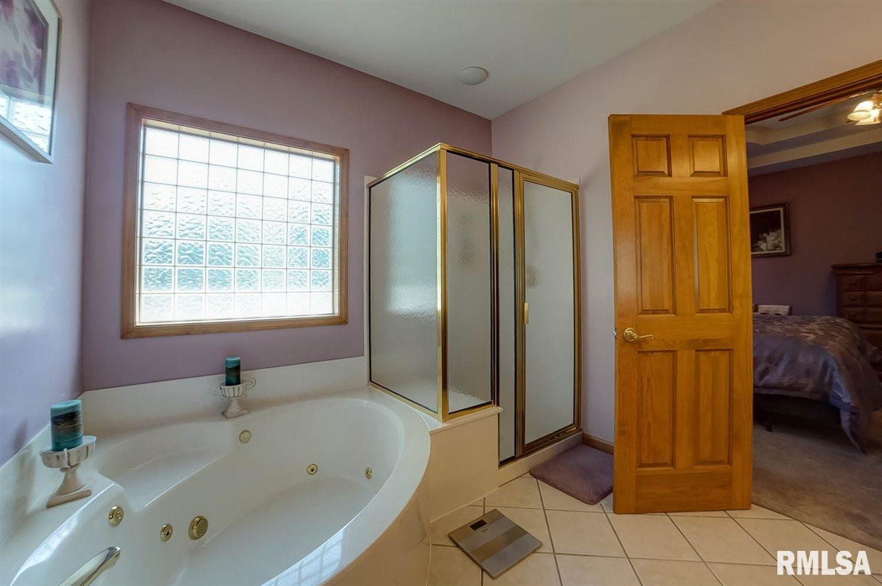 3008 Springwood Drive Springfield, IL 62712 - Photo 13 of 32