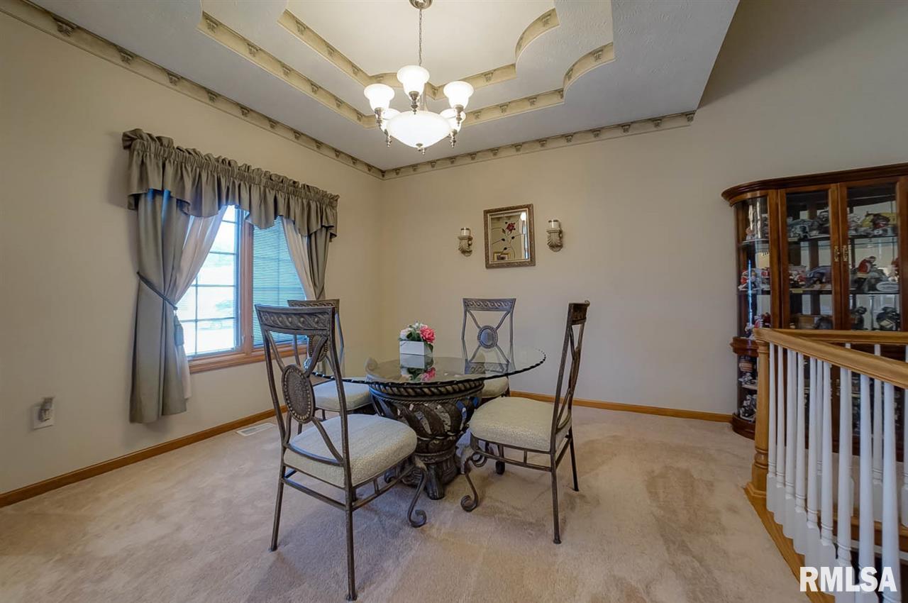 3008 Springwood Drive Springfield, IL 62712 - Photo 5 of 32