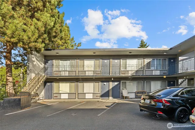 $2,980,000 | 801 Northwest 54th Street, Seattle, WA 98107