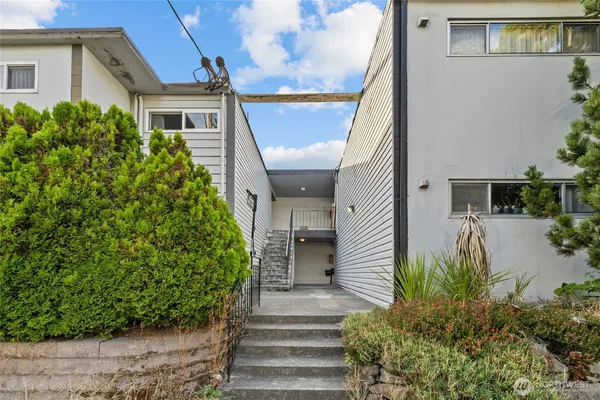 $2,890,000 | 801 Northwest 54th Street, Seattle, WA 98107