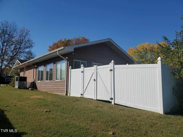 $449,900 | 1011 Lawson Drive, Kingsport, TN 37660