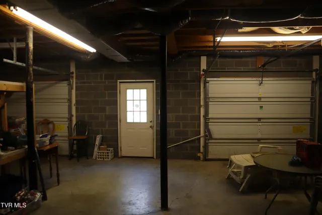 $449,900 | 1011 Lawson Drive, Kingsport, TN 37660