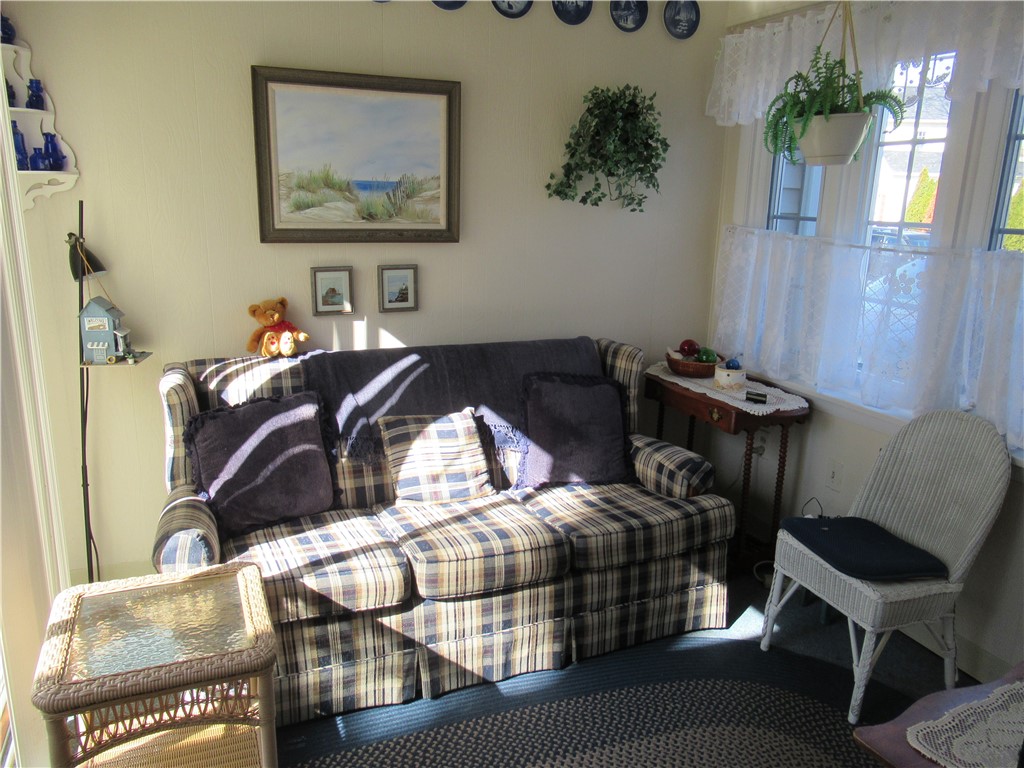 45 Broadmoor Road Cranston, RI 02910 - Photo 11 of 27 Gallery Image 11