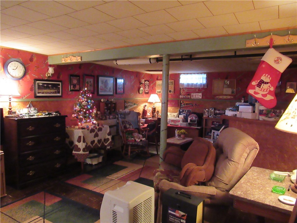 45 Broadmoor Road Cranston, RI 02910 - Photo 24 of 27 Gallery Image 24
