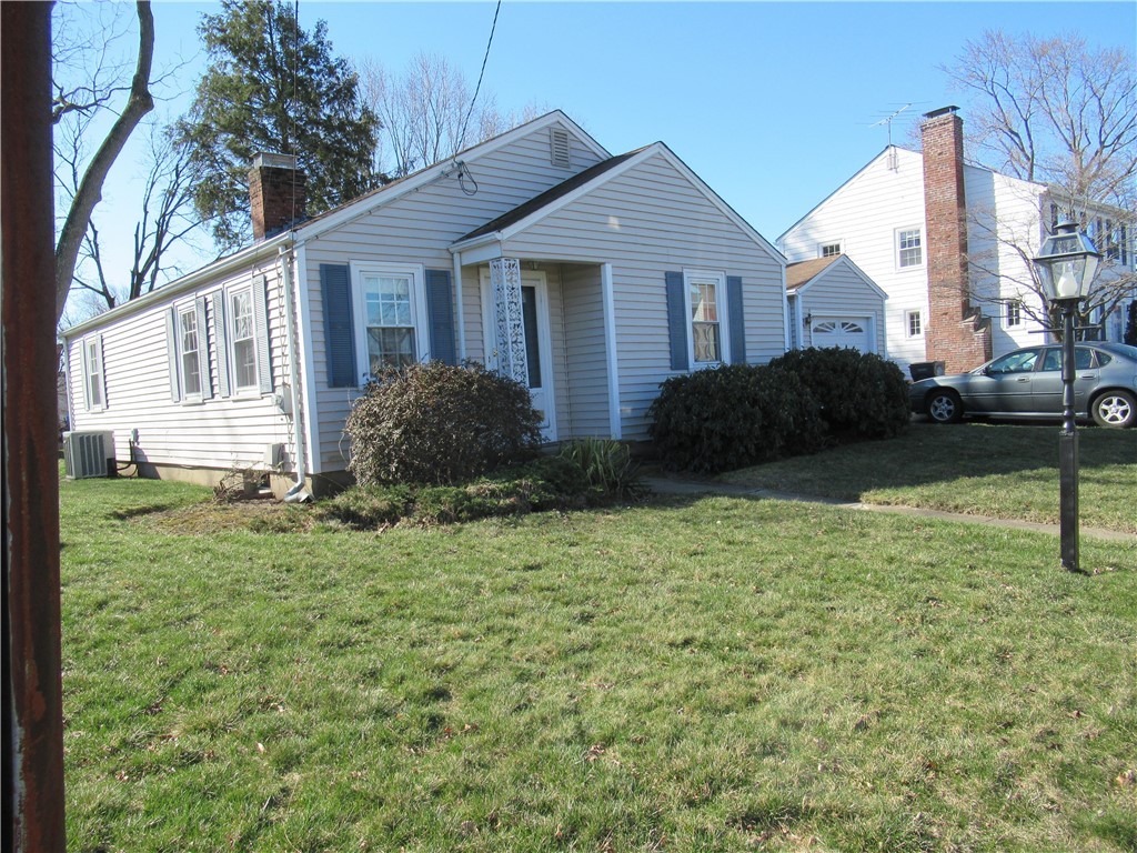 45 Broadmoor Road Cranston, RI 02910 - Photo 3 of 27 Gallery Image 3