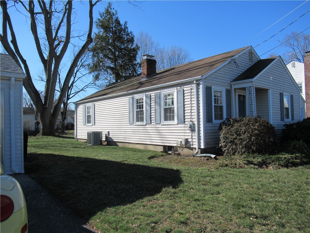 45 Broadmoor Road Cranston, RI 02910 - Photo 4 of 27 Gallery Image 4