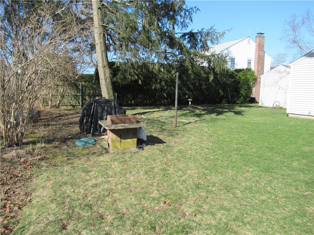 45 Broadmoor Road Cranston, RI 02910 - Photo 7 of 27 Gallery Image 7