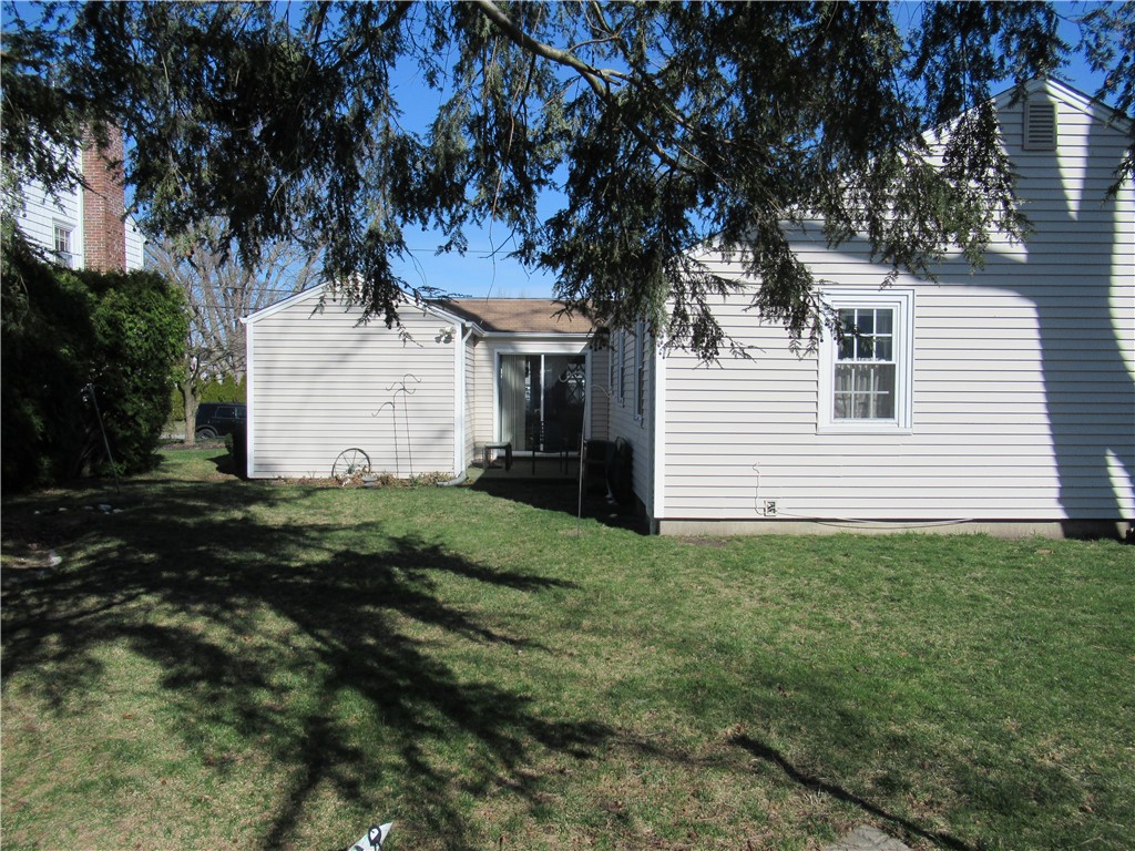 45 Broadmoor Road Cranston, RI 02910 - Photo 8 of 27 Gallery Image 8