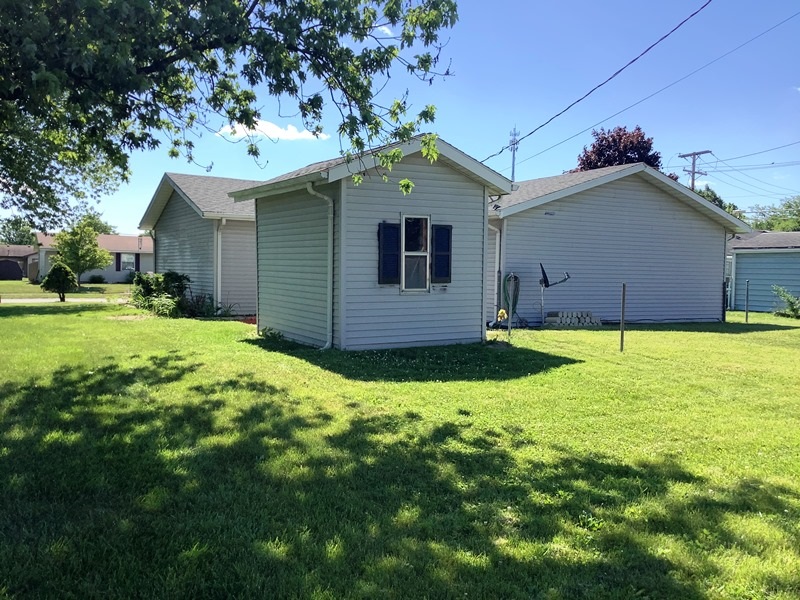1009 Mix Avenue Decatur, IN 46733 - Photo 5 of 15
