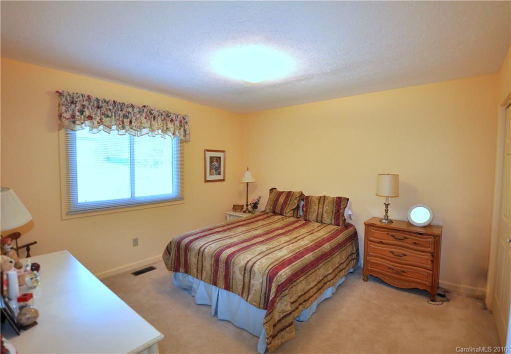 21 Bowman Ridge Road, Unit 2 Hendersonville, NC 28739 - Photo 12 of 20