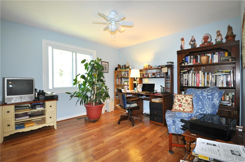 21 Bowman Ridge Road, Unit 2 Hendersonville, NC 28739 - Photo 13 of 20