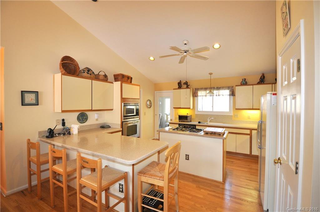 21 Bowman Ridge Road, Unit 2 Hendersonville, NC 28739 - Photo 7 of 20