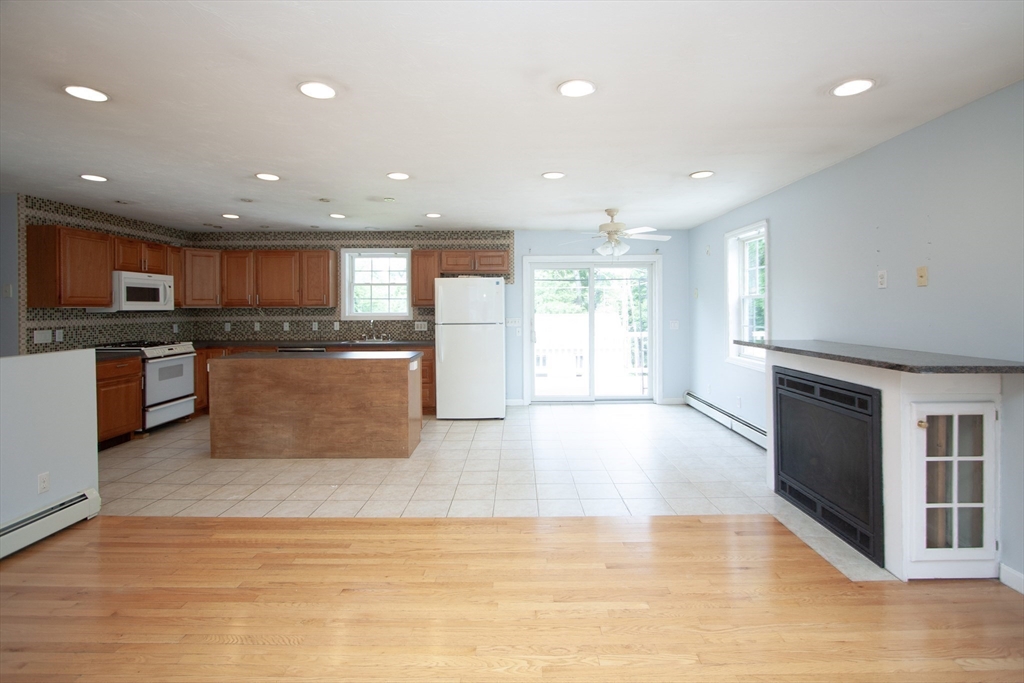 83 Ernest Avenue Worcester, MA 01604 - Photo 6 of 21