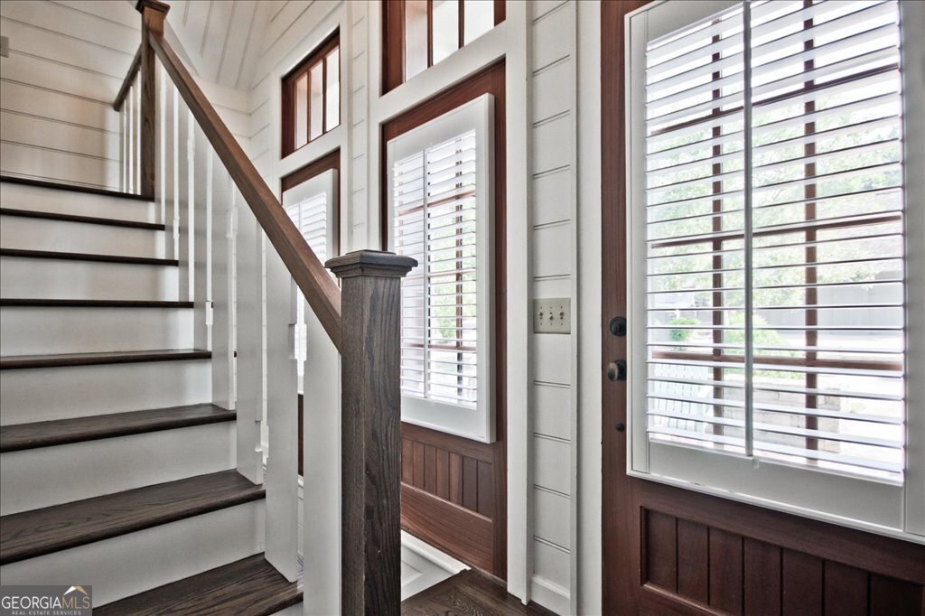 109 Coneflower Lane Toccoa, GA 30577 - Photo 4 of 49 a view of entryway