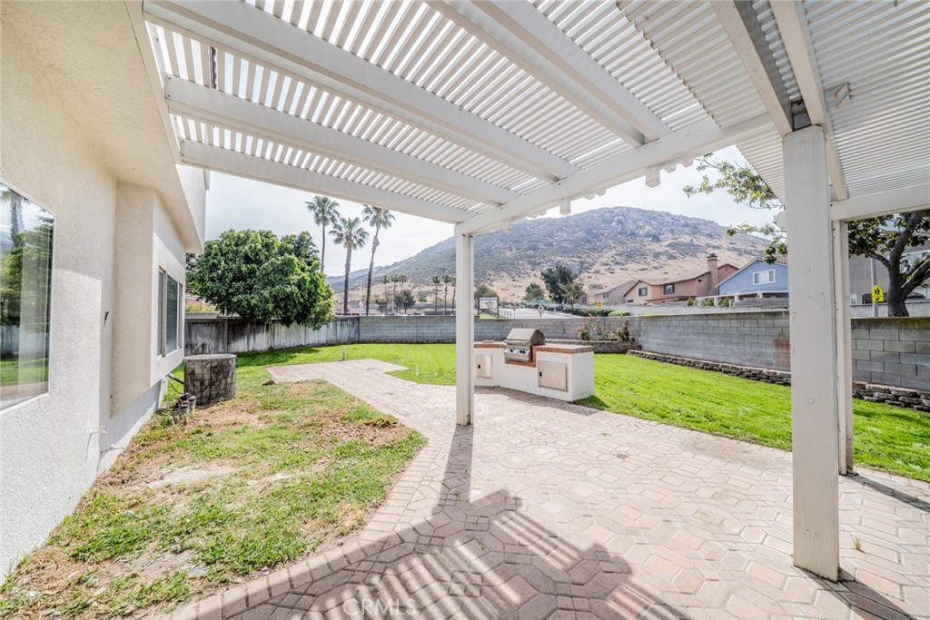 15849 Firethorn Road Fontana, CA 92337 - Photo 34 of 41