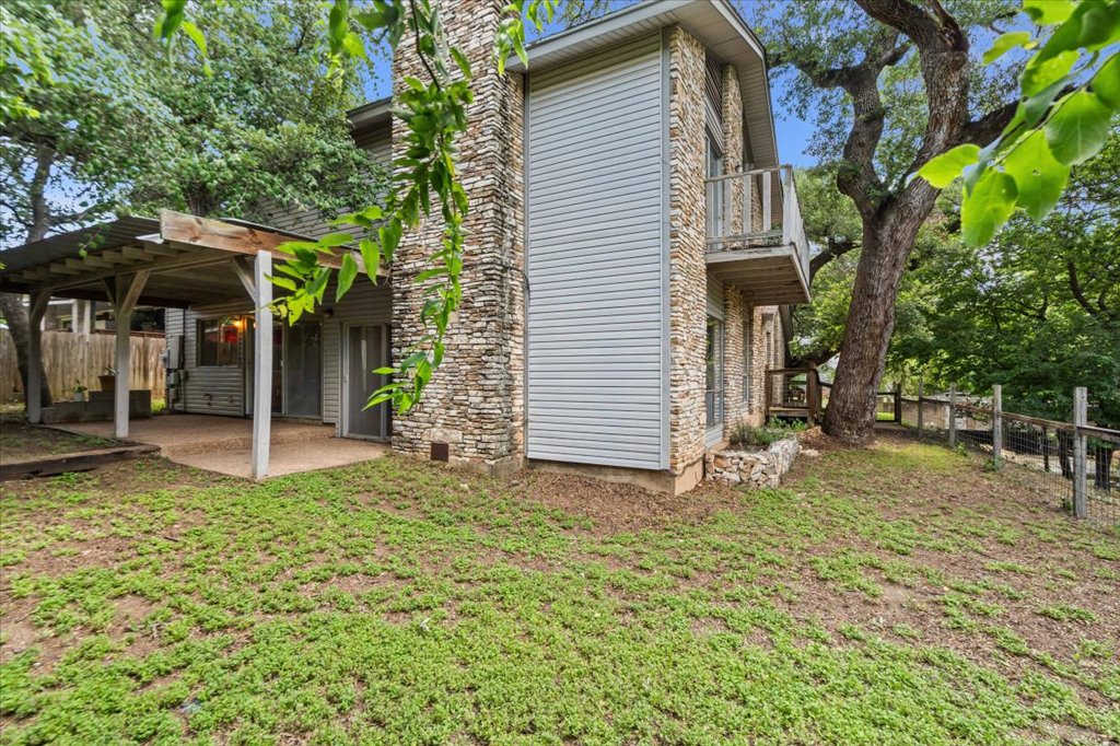 7229 South Brook Drive Austin, TX 78736 - Photo 17 of 20 Fenced & backs to greenspace.