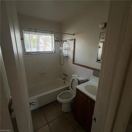 $995 | 2301 Cranford Avenue, Unit 1, Fort Myers, FL 33916