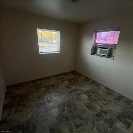 $995 | 2301 Cranford Avenue, Unit 1, Fort Myers, FL 33916