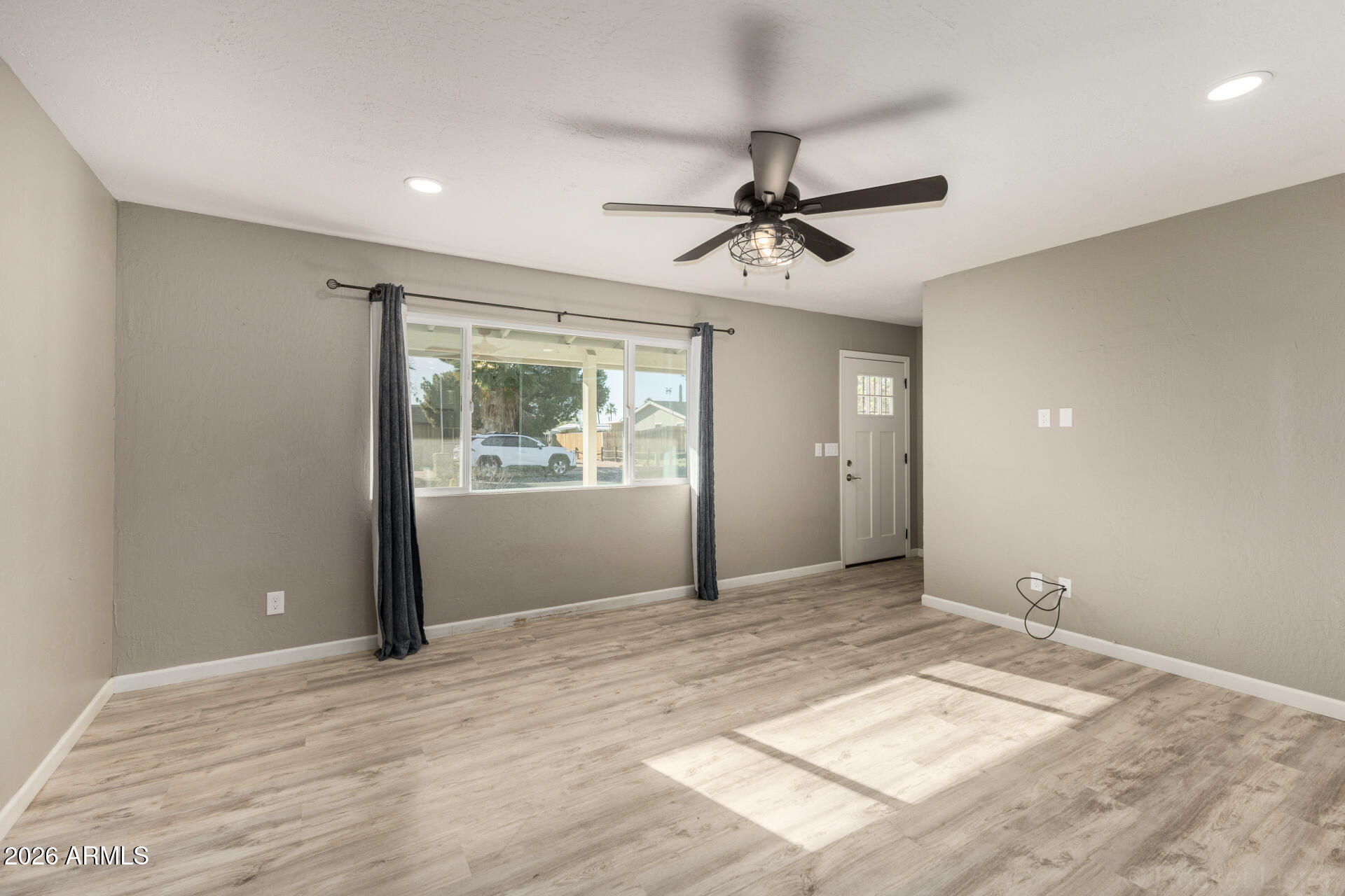 449 South Gold Drive Apache Junction, AZ 85120 - Photo 5 of 22 04 Gold