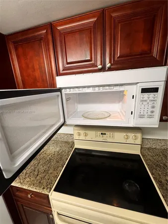 $259,000 | 10975 Southwest 107th Street, Unit 202, Miami, FL 33176