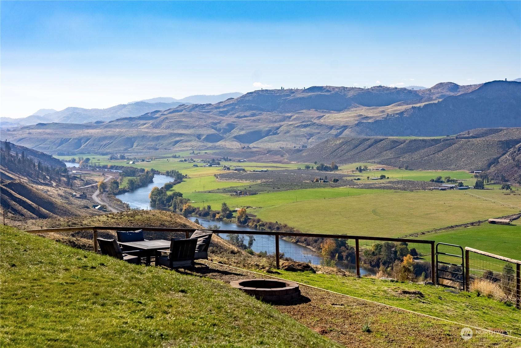 369 Tunk Creek Road Riverside, WA 98849 - Photo 16 of 40 a view of swimming pool with mountain view