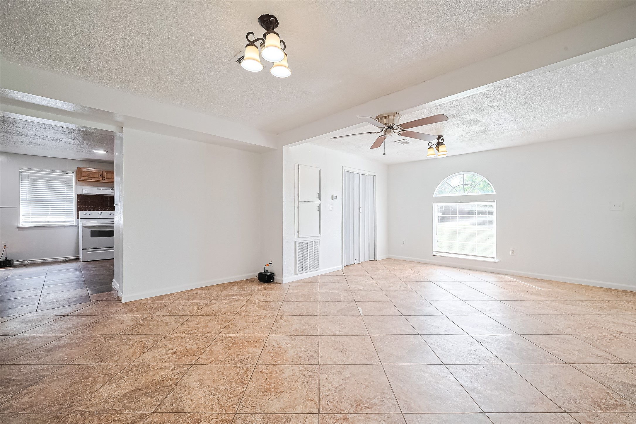 227 North Austin Drive Angleton, TX 77515 - Photo 12 of 41