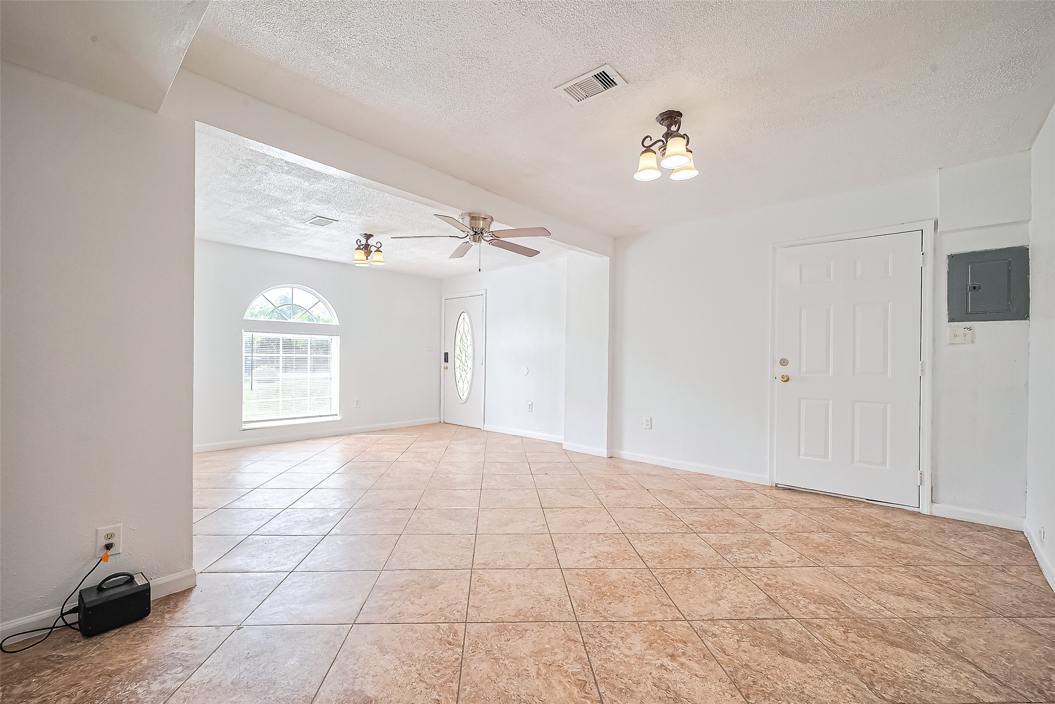 227 North Austin Drive Angleton, TX 77515 - Photo 13 of 41