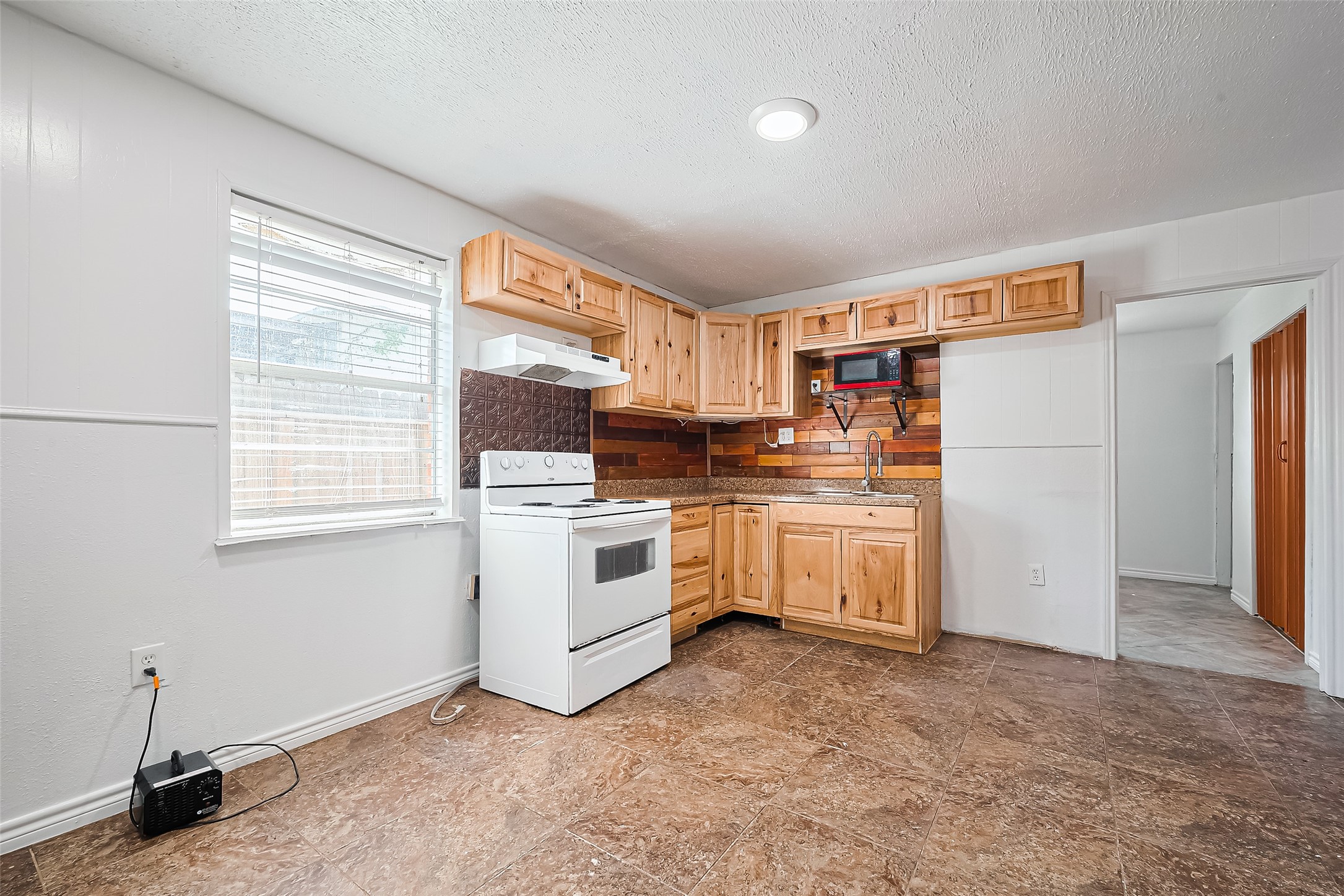 227 North Austin Drive Angleton, TX 77515 - Photo 17 of 41