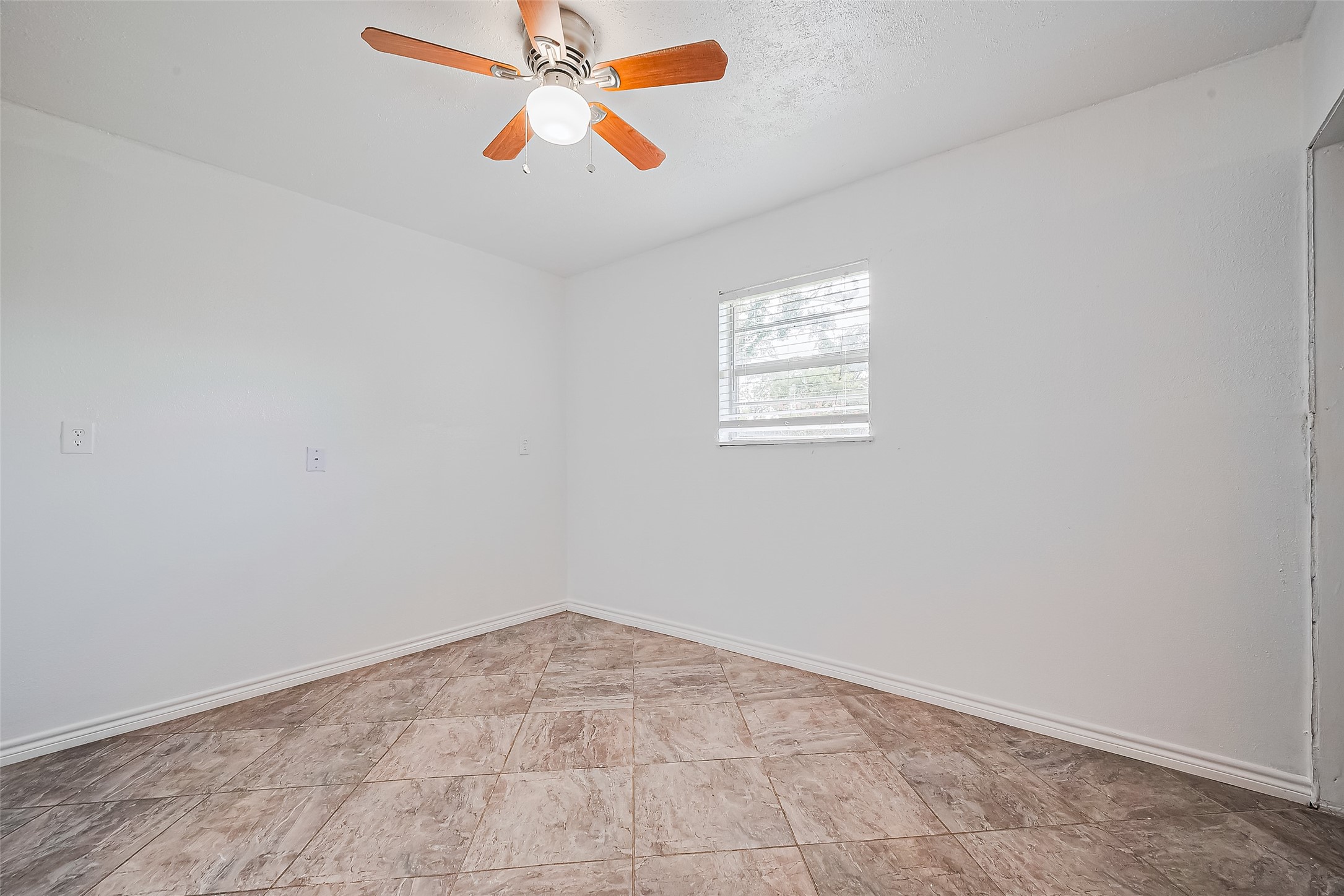 227 North Austin Drive Angleton, TX 77515 - Photo 22 of 41