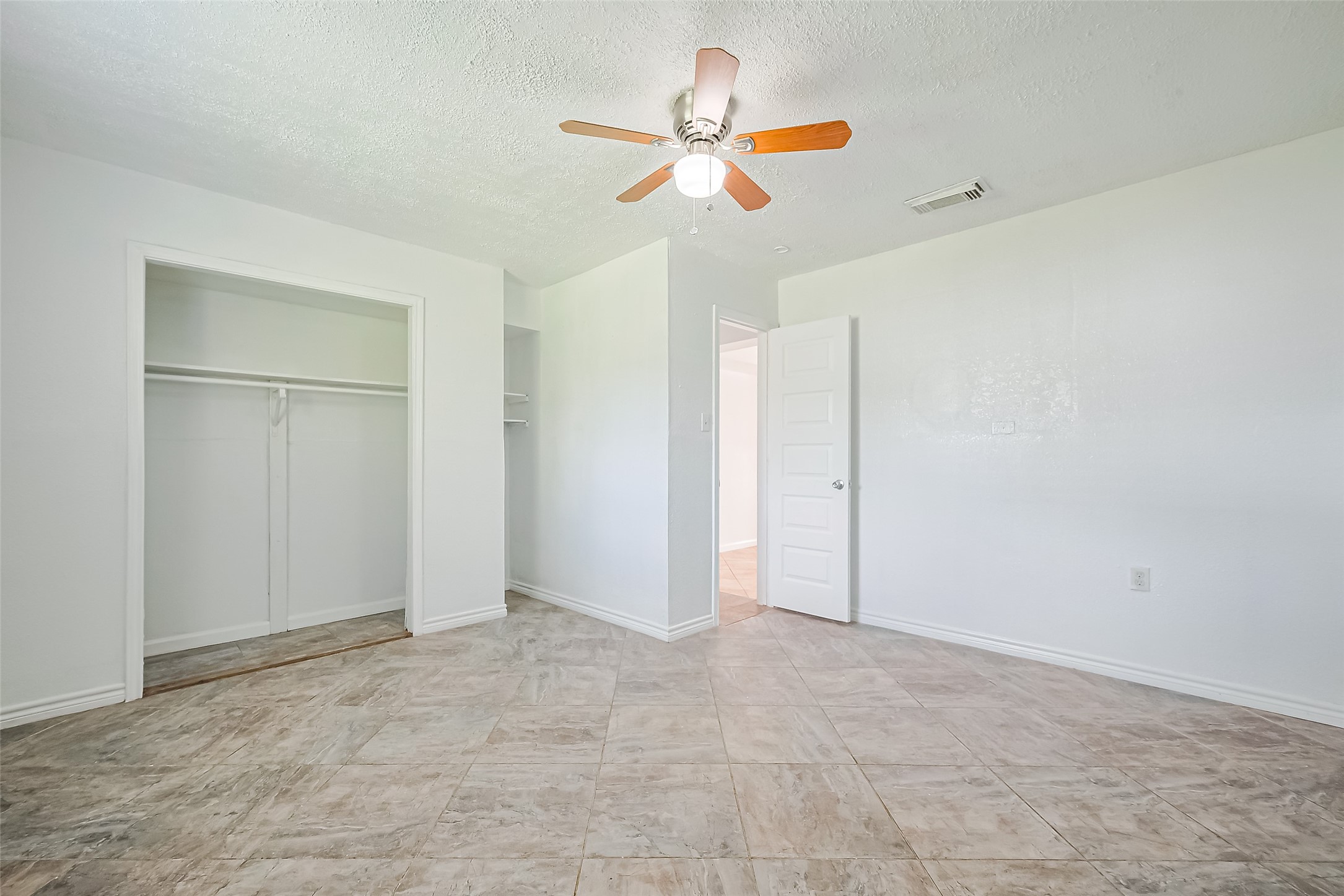 227 North Austin Drive Angleton, TX 77515 - Photo 25 of 41